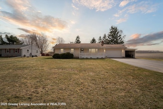 615 W Maple Ave, Bancroft, MI 48414