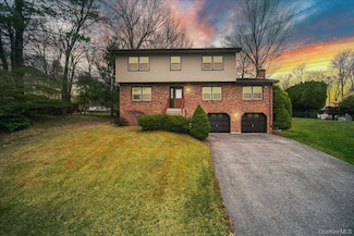 33 Winchester Dr, Monroe, NY 10950