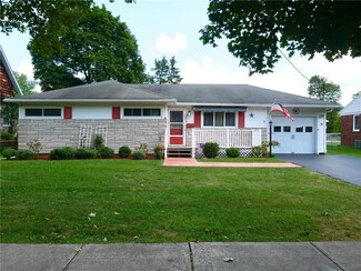 70 Ontario St, Honeoye Falls, NY 14472