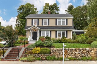 26 Wolcott Ave, Andover, MA 01810