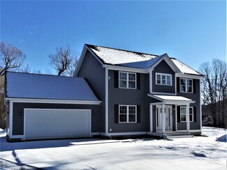 39 S Royalston Rd, Templeton, MA 01436