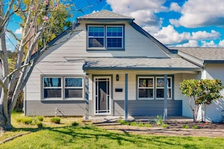 691 Foster Rd, Napa, CA 94558
