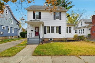 43 Thorndyke St, Springfield, MA 01118