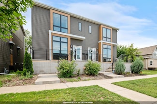 217 N Van Buren St, Green Bay, WI 54301