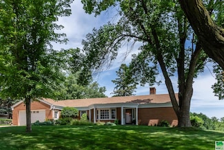 3908 Sylvian Ave, Sioux City, IA 51104
