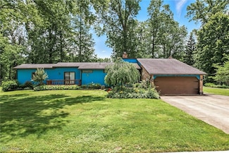 3021 Carlton Dr NW, Warren, OH 44485