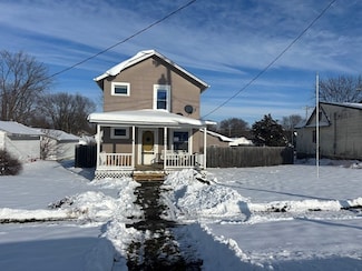 1008 Main St, Center Point, IA 52213