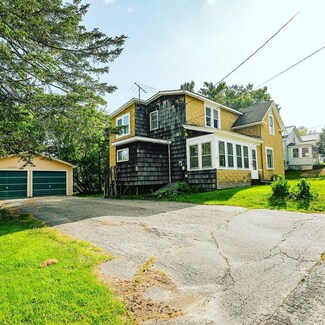 51 Hildreth St, Old Town, ME 04468