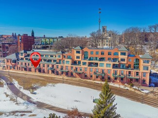 103 N Lakeshore Blvd, Marquette, MI 49855