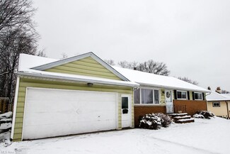 2432 Stanford Dr, Wickliffe, OH 44092