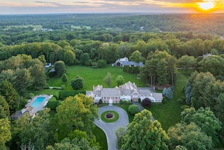865 Hollow Tree Ridge Rd, Darien, CT 06820