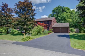 401 Greenhill Ct, Albany, NY 12203