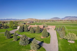 33 Road 3dx, Cody, WY 82414