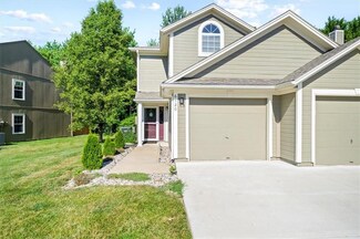 6120 NE Moonstone Ct, Lees Summit, MO 64064