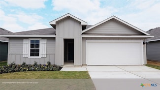 1719 N Richland Dr, Lockhart, TX 78644