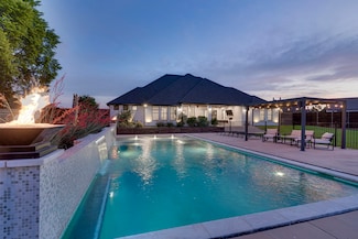 811 Quint Ct, Midlothian, TX 76065