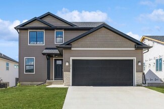 406 NE Country Meadow Dr, Bondurant, IA 50035