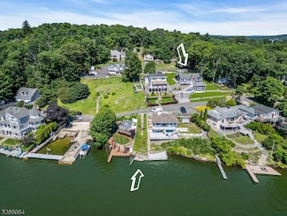 12 Bass Rock Rd, Hopatcong, NJ 07843
