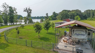 38 Lakeview Dr, Columbia, LA 71418