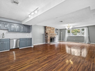 40 Cross St Unit 2, Quincy, MA 02169