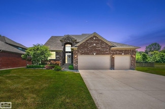 39636 Cannon Dr, Harrison Township, MI 48045