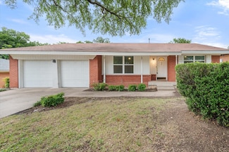 2250 Capri Dr, Fort Worth, TX 76114