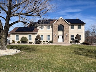 15 Dickens St, Stony Point, NY 10980