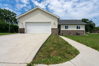 48373 Jefferson Ave, Chesterfield, MI 48047