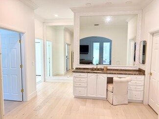 325 Eagle Dr, Jupiter, FL 33477