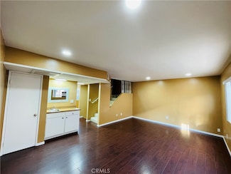 8532 Columbus Ave Unit 23, North Hills, CA 91343