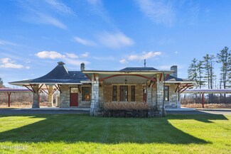 2 Depot Rd, Stockbridge, MA 01262