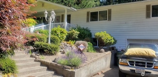 11210 111 St SW, Tacoma, WA 98498