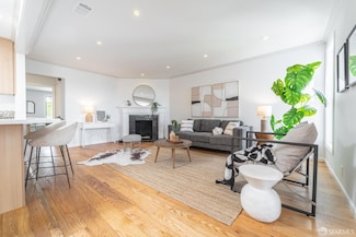 819 Brussels St, San Francisco, CA 94134
