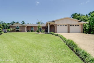 12 Bayou View Dr, Gulfport, MS 39507