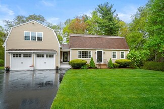29 Warren St, Upton, MA 01568