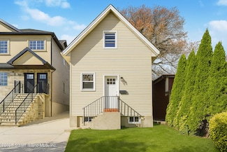 9 Russell St, Staten Island, NY 10308
