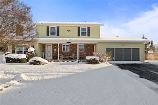 70 Covered Bridge Cir, Rochester, NY 14612