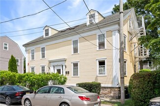 22 Stockholm St Unit 4, Newport, RI 02840