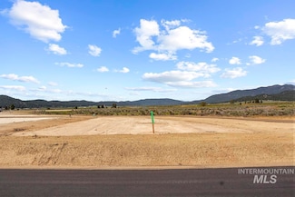L2 B2 Donnelly St, Cascade, ID 83611