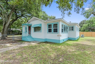 835 Woodward Ave, Gulfport, MS 39501