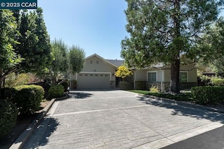 1127 Oak Hill Rd, Lafayette, CA 94549