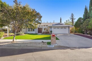 20744 Tribune St, Chatsworth, CA 91311