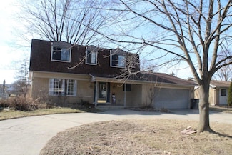 39349 Cadborough Dr, Clinton Township, MI 48038
