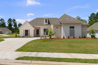 105 Hutto Ln, Madison, MS 39110