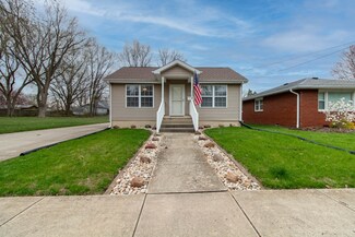 708 E Bissell St, Bloomington, IL 61701