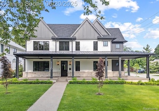 1120 Lyonhurst St, Birmingham, MI 48009
