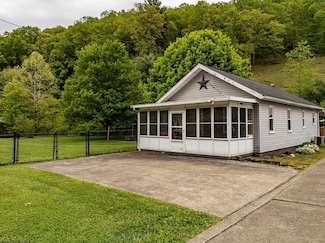 330 Grassy Run Rd, Fairmont, WV 26554