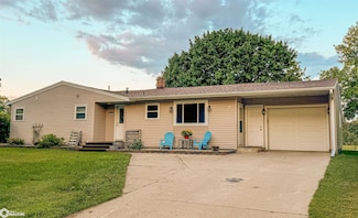 104 Wilshire Cir, Hampton, IA 50441