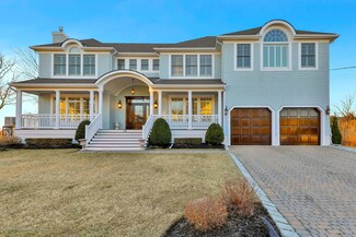 30 Columbus Dr, Monmouth Beach, NJ 07750
