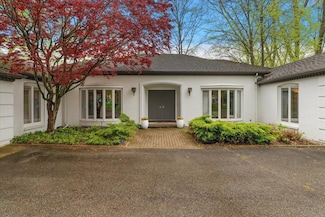 3102 Manhattan Ln SE, Grand Rapids, MI 49506
